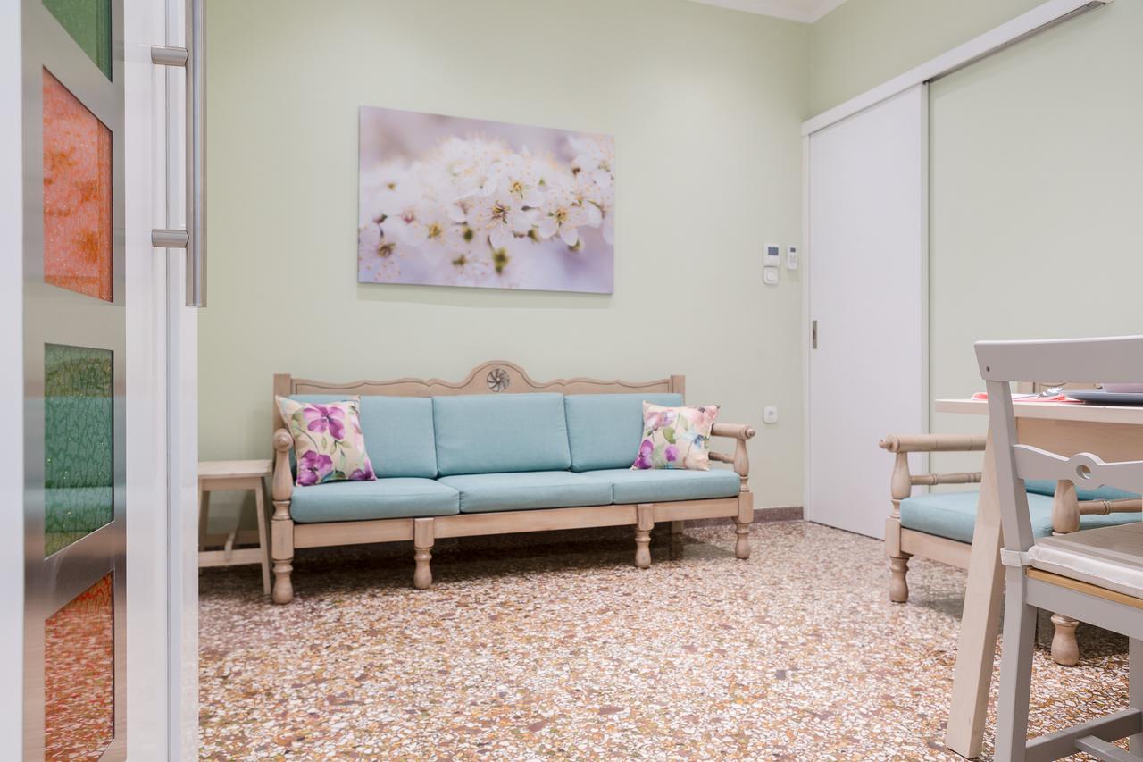 Grandma'S Chic & Bright Athenian Home With A Patio Εξωτερικό φωτογραφία